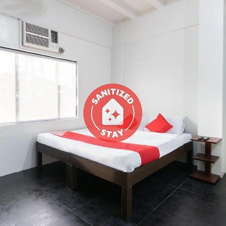 โอโย 136 รีกัล เรสซิเดนซ์ Hotel เกซอนซิตี้ ภายนอก รูปภาพ