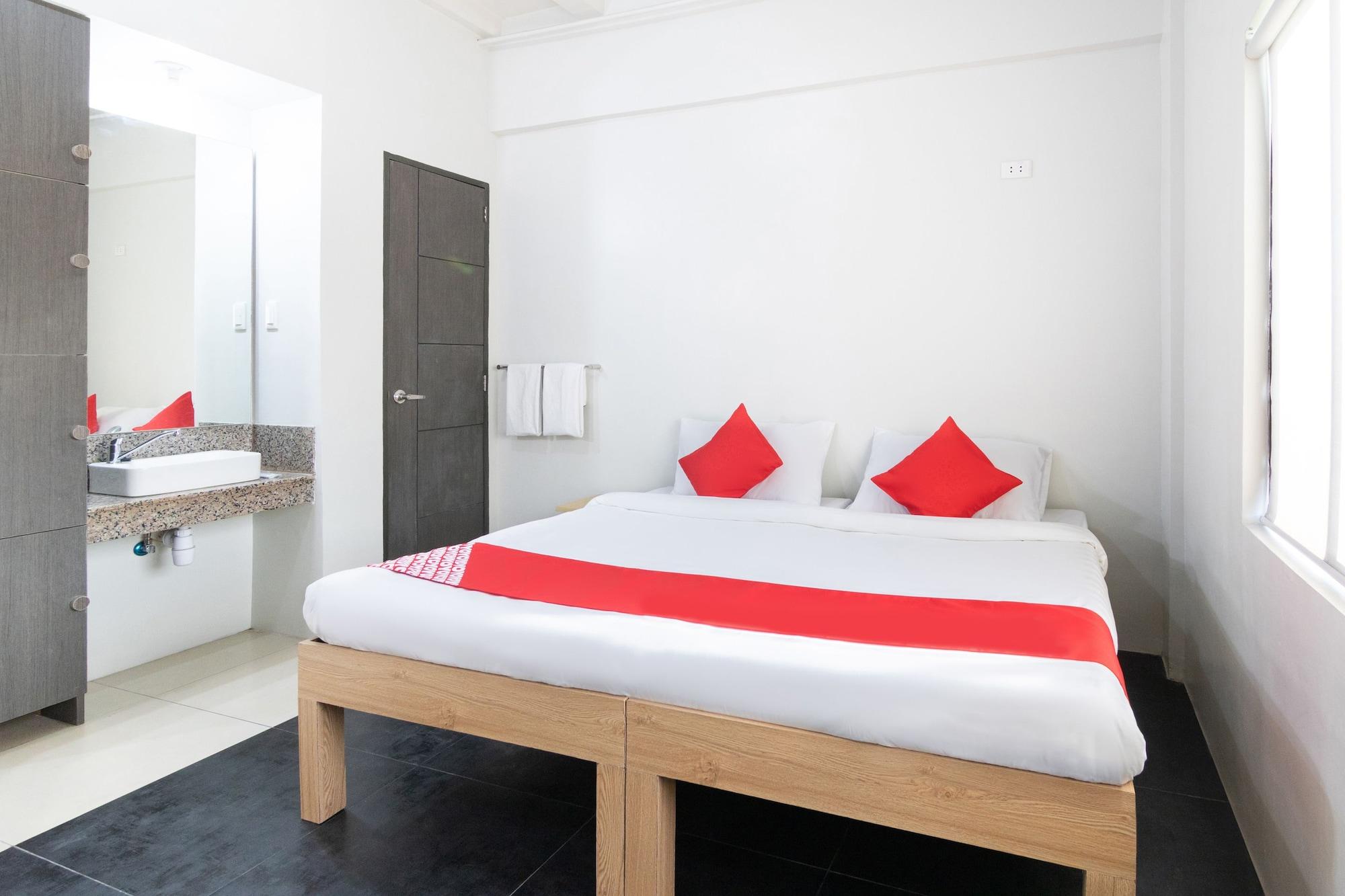 โอโย 136 รีกัล เรสซิเดนซ์ Hotel เกซอนซิตี้ ภายนอก รูปภาพ