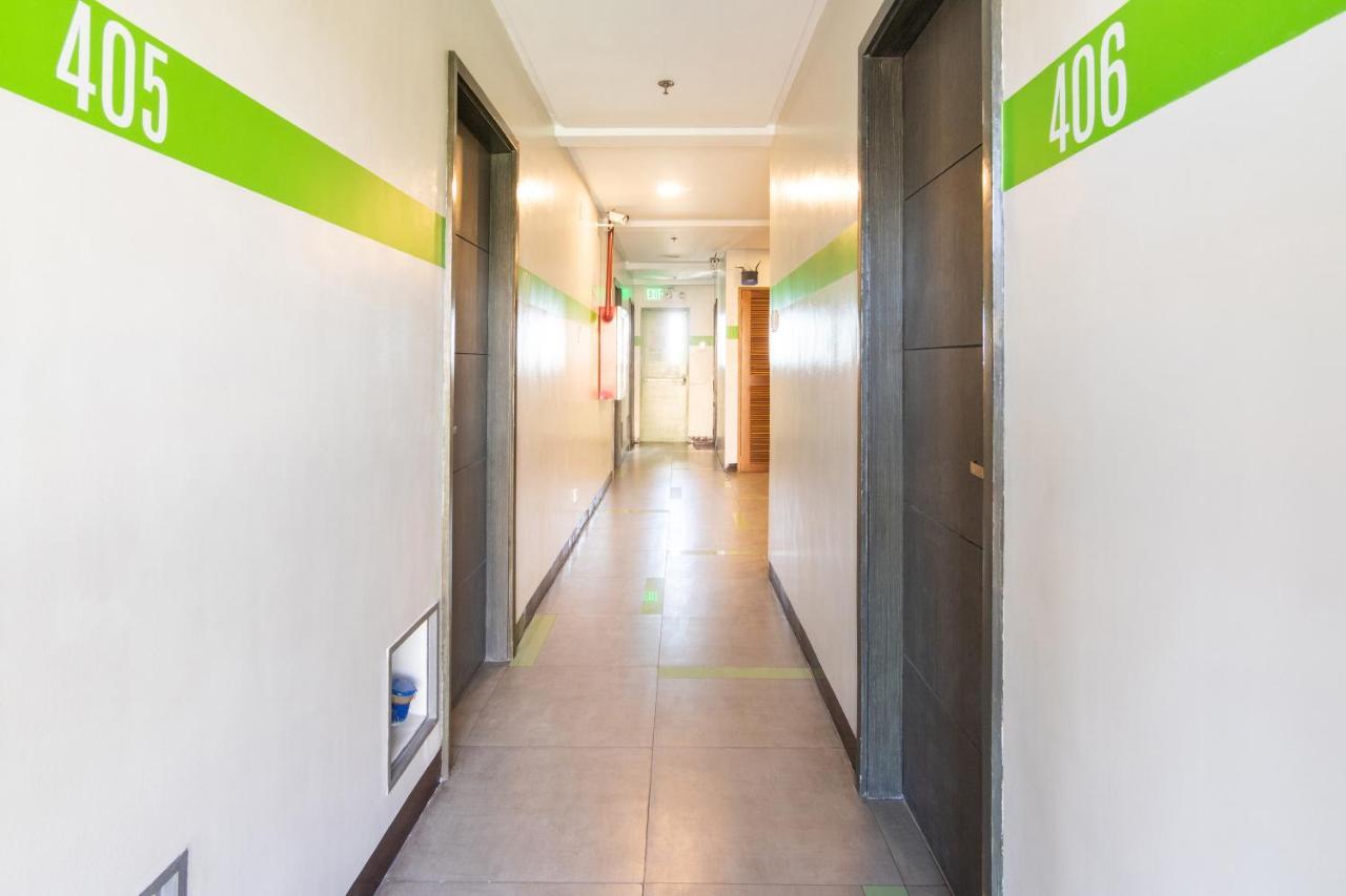 โอโย 136 รีกัล เรสซิเดนซ์ Hotel เกซอนซิตี้ ภายนอก รูปภาพ